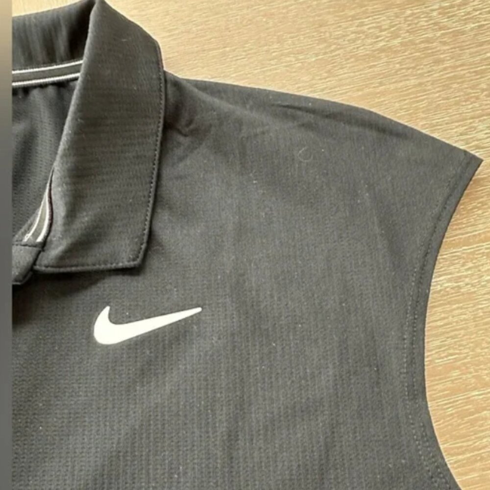 Nike Dri-FIT Sleeveless Polo Shirts (One Black & One White) Tennis Golf Set M - Picture 11 of 12